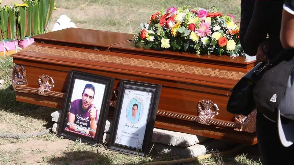 ¡Justicia! demandan en funeral de Jorge Alberto, taxista que murió en choque con patrulla p